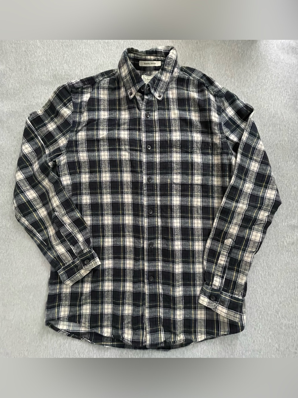 LL Bean Men's Sz Med Slightly Fitted Blue/White Plaid Vintage Button-Down Shirt